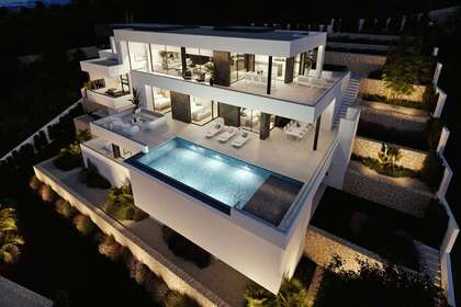 Chalet for sale in Cumbre del sol, Alicante. 