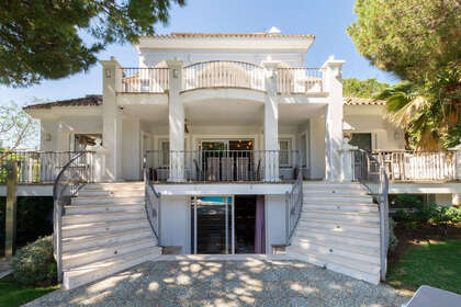 Klynge huse til salg i Hacienda Las Chapas, Marbella, Málaga. 