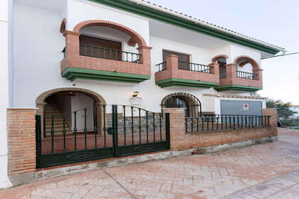 Huse til salg i Guaro, Málaga. 
