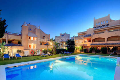 酒店公寓 出售 进入 Elviria, Marbella, Málaga. 