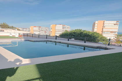 酒店公寓 出售 进入 La Carihuela, Torremolinos, Málaga. 