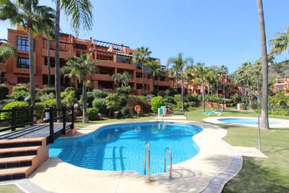酒店公寓 出售 进入 Ojén, Málaga. 
