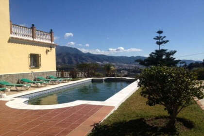 Cluster house for sale in Nerja, Málaga. 