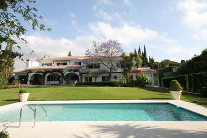 Cluster house for sale in Calahonda, Mijas, Málaga. 