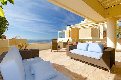 Apartment for sale in Altos de Los Monteros, Marbella, Málaga. 