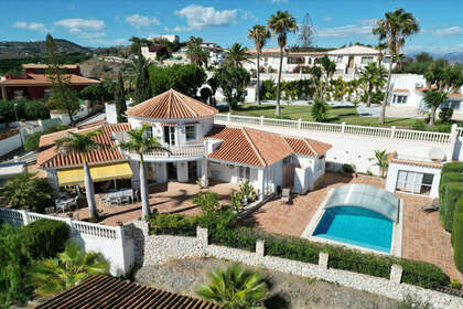 Cluster house for sale in Almayate Alto, Málaga. 