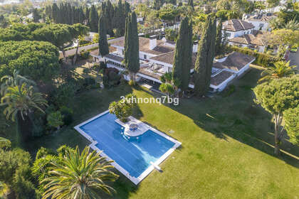 Cluster house for sale in Guadalmina, Málaga. 