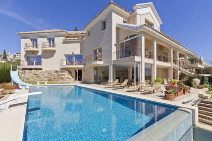 Cluster house for sale in Mijas Golf, Málaga. 