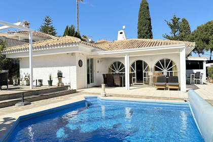 Cluster house for sale in Torreblanca, Fuengirola, Málaga. 
