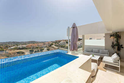 Penthouse for sale in Nueva andalucia, Málaga. 