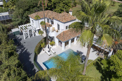 Cluster house for sale in El Paraiso, Estepona, Málaga. 