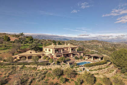 Cluster house for sale in Monda, Málaga. 