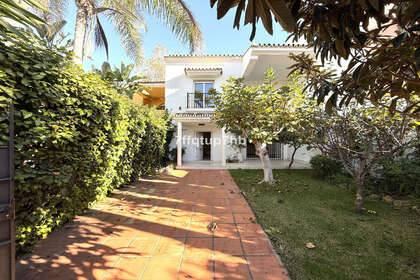 House for sale in Puerto Banús, Málaga. 