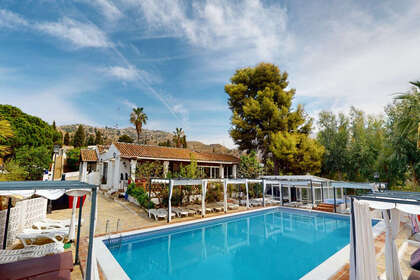 Cluster house for sale in Arenas, Málaga. 