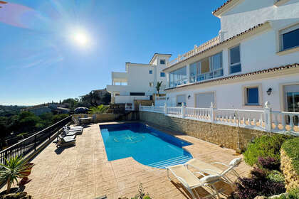 Cluster house for sale in Elviria, Marbella, Málaga. 