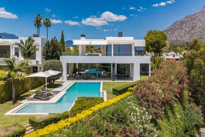 Cluster house for sale in Puerto Banús, Marbella, Málaga. 