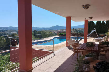 Cluster house for sale in Mijas Golf, Málaga. 