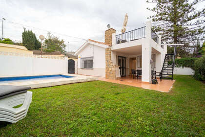 Cluster house for sale in Fuengirola, Málaga. 