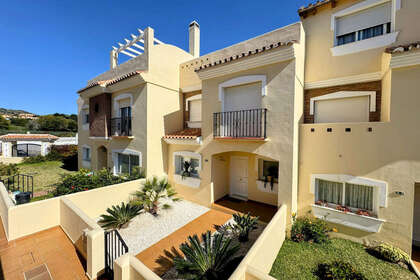 House for sale in Calahonda, Mijas, Málaga. 