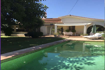 Cluster house for sale in San Pedro de Alcántara, Marbella, Málaga. 