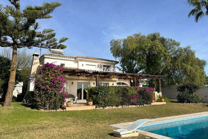 Cluster house for sale in Calahonda, Mijas, Málaga. 
