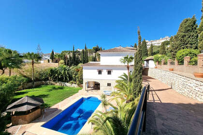 Cluster house for sale in Mijas Golf, Málaga. 