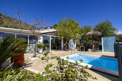 Cluster house for sale in Arenas, Málaga. 