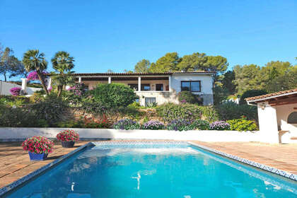 Cluster house for sale in Torremolinos, Málaga. 