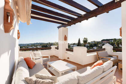 Penthouse for sale in Nueva andalucia, Málaga. 