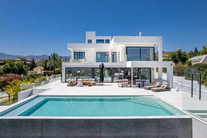 Cluster house for sale in Puerto Banús, Marbella, Málaga. 