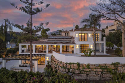 Cluster house for sale in El Paraiso, Estepona, Málaga. 