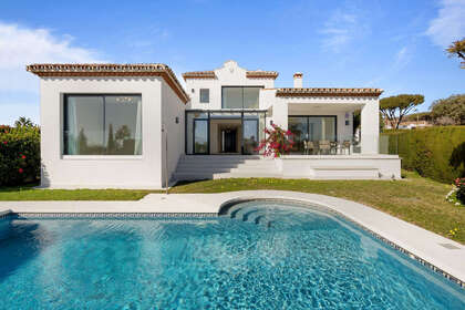 Cluster house for sale in Elviria, Marbella, Málaga. 
