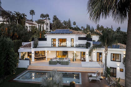 Cluster house for sale in Puerto Banús, Marbella, Málaga. 