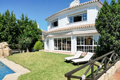 Cluster house for sale in Mijas Golf, Málaga. 