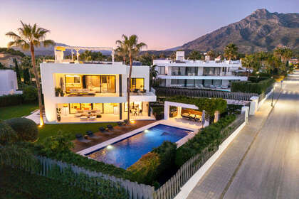Cluster house for sale in Puerto Banús, Marbella, Málaga. 