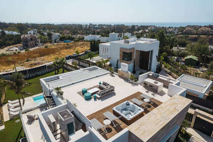 Cluster house for sale in Puerto Banús, Marbella, Málaga. 
