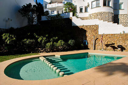 House for sale in Calahonda, Mijas, Málaga. 