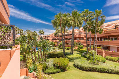 Apartment for sale in Puerto Banús, Málaga. 