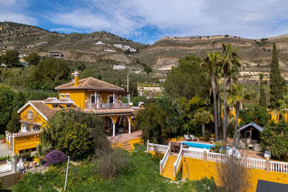 Cluster house for sale in Alhaurín el Grande, Málaga. 