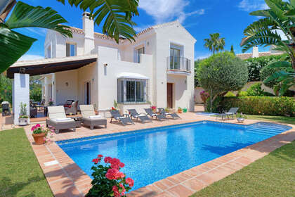 Cluster house for sale in Mijas Golf, Málaga. 