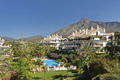 Apartment for sale in Puerto Banús, Marbella, Málaga. 
