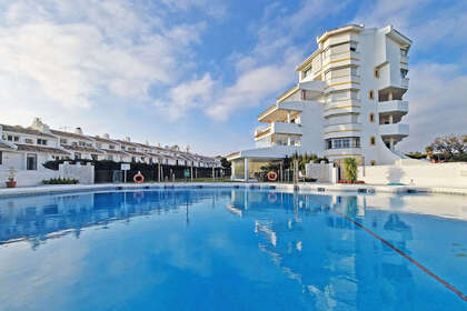 Apartment for sale in Calahonda, Mijas, Málaga. 