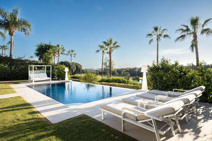 Cluster house for sale in Nueva andalucia, Málaga. 