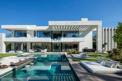 Cluster house for sale in Nueva andalucia, Málaga. 