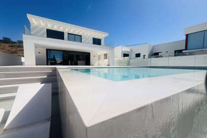 Cluster house for sale in Cala Del Moral, La, Málaga. 