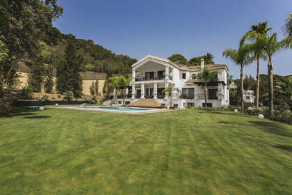 Cluster house for sale in Benahavís, Málaga. 