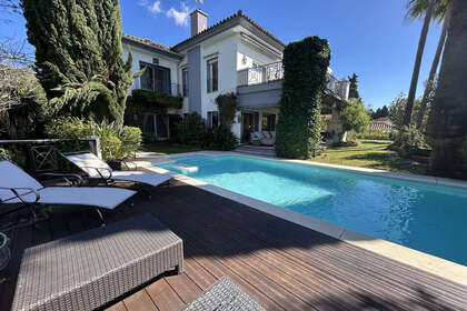 Cluster house for sale in Nagüeles, Marbella, Málaga. 