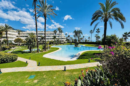 Apartment for sale in Puerto Banús, Málaga. 
