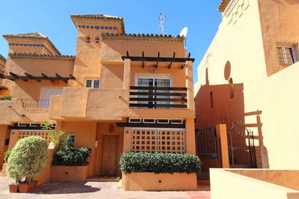 House for sale in Puerto Banús, Marbella, Málaga. 