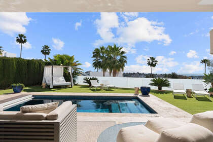 Cluster house for sale in El Paraiso, Estepona, Málaga. 